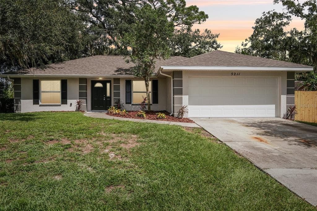 5211 18TH AVENUE E BRADENTON, FL 34208