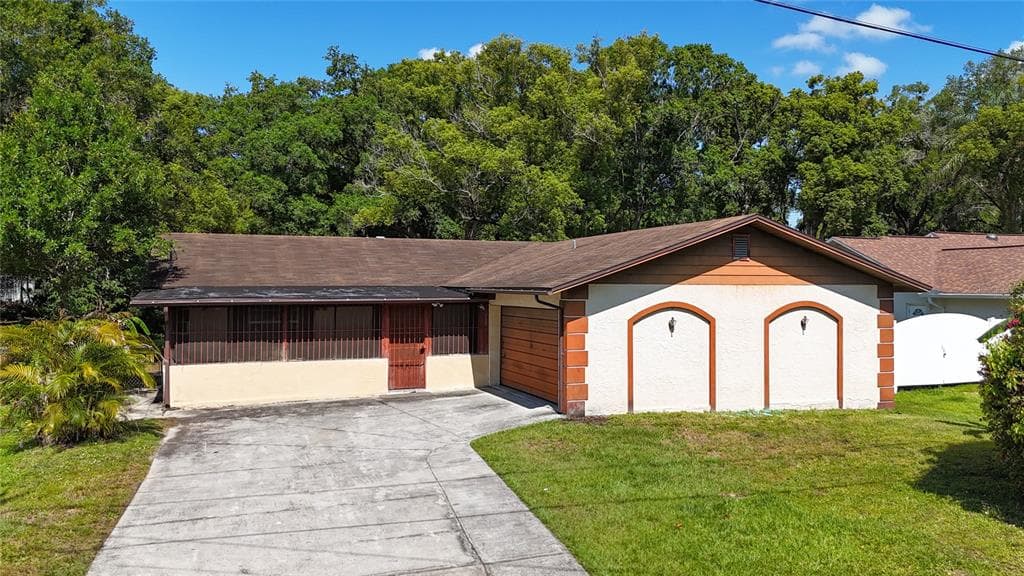 7906 N FREMONT AVENUE TAMPA, FL 33604