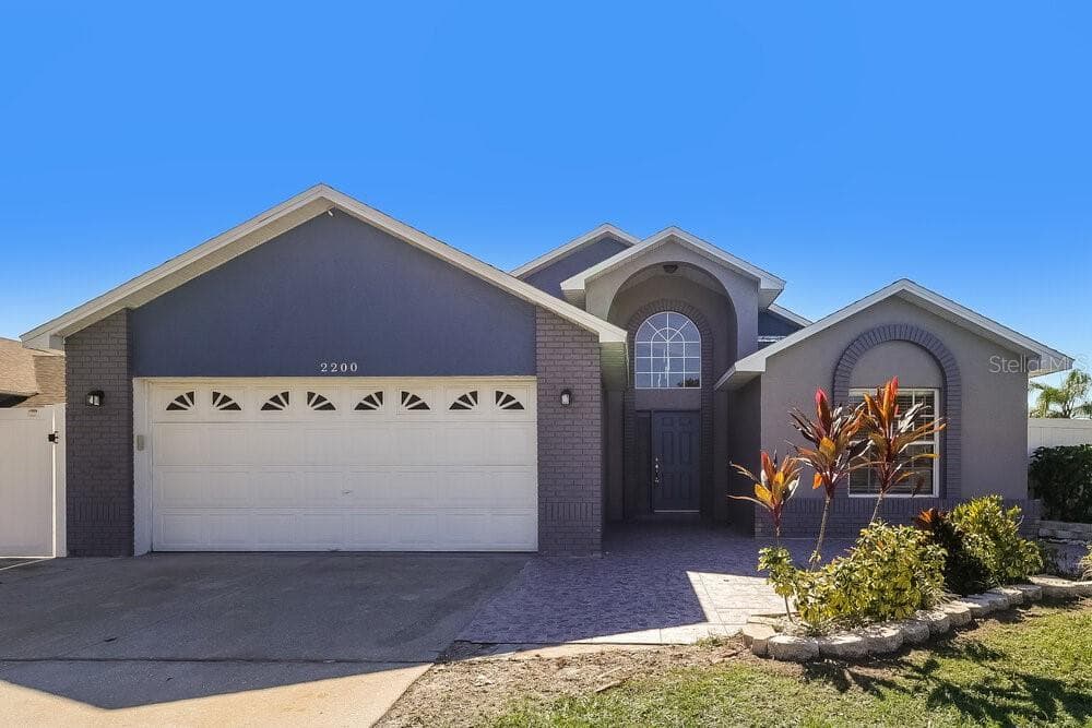 2200 COUNTRY FIELD WAY KISSIMMEE, FL 34744