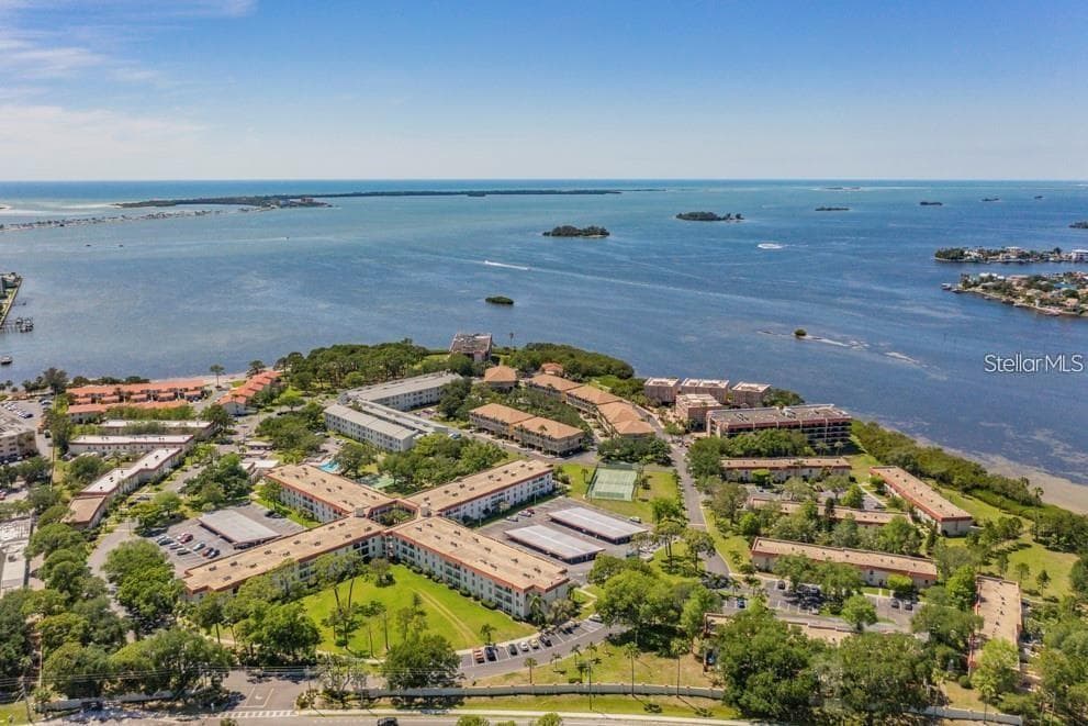 2700 BAYSHORE BOULEVARD UNIT 575 DUNEDIN, FL 34698
