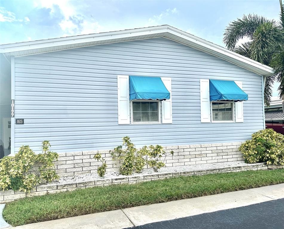 10177 S LAKE DRIVE UNIT 165 LARGO, FL 33773