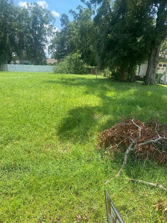 2112 W FARWELL DRIVE TAMPA, FL 33603