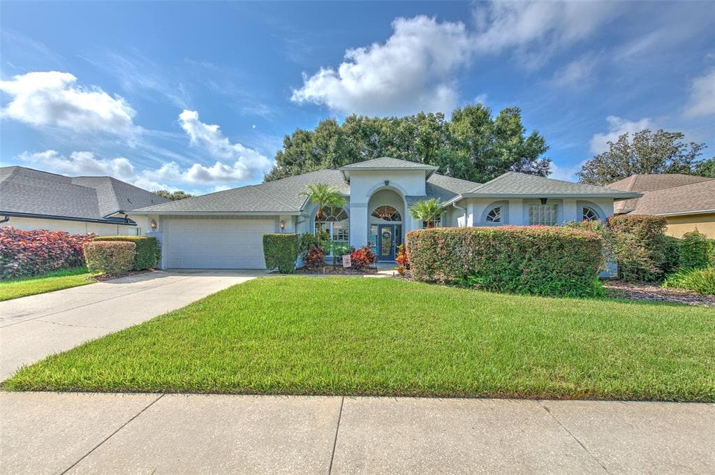 4923 WILLOW RIDGE TERRACE VALRICO, FL 33596