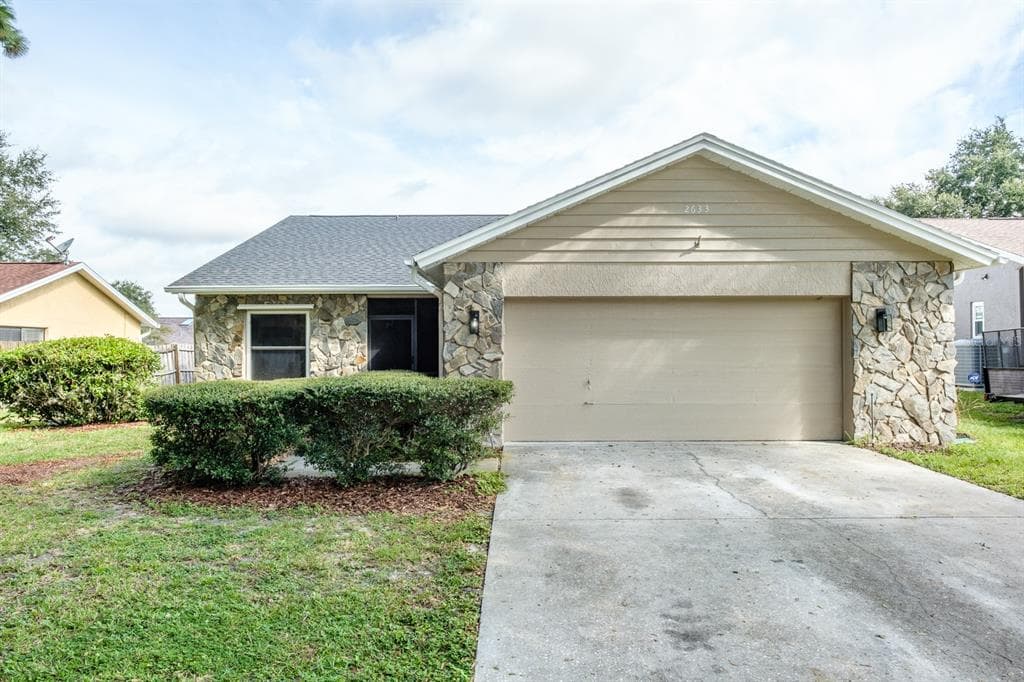 2633 SUNNYSIDE CIRCLE PALM HARBOR, FL 34684