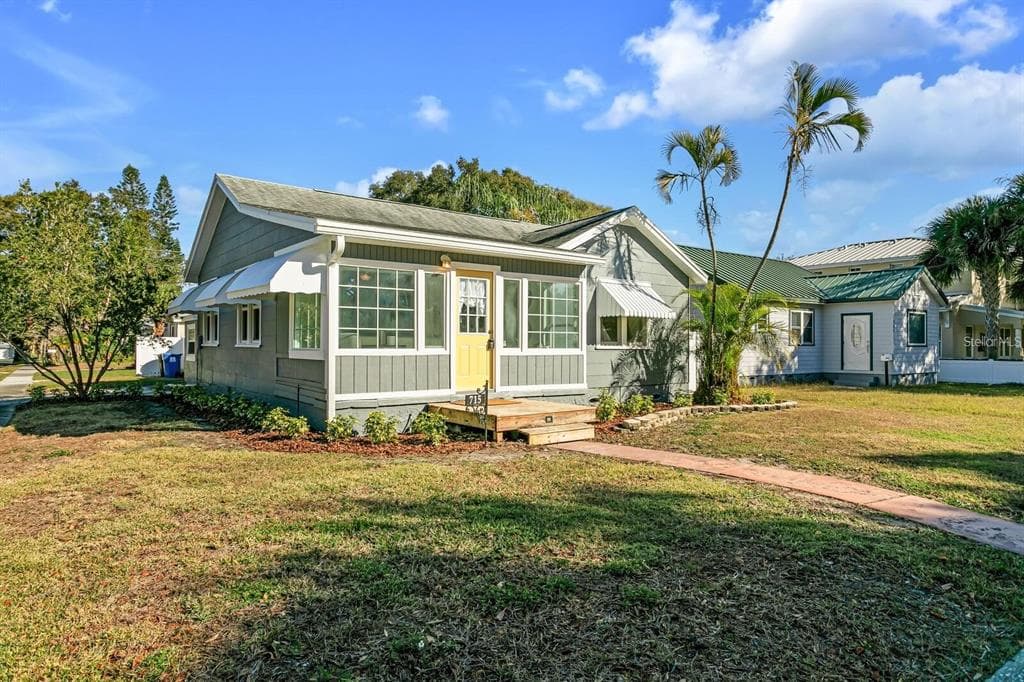 715 30TH AVENUE N ST PETERSBURG, FL 33704