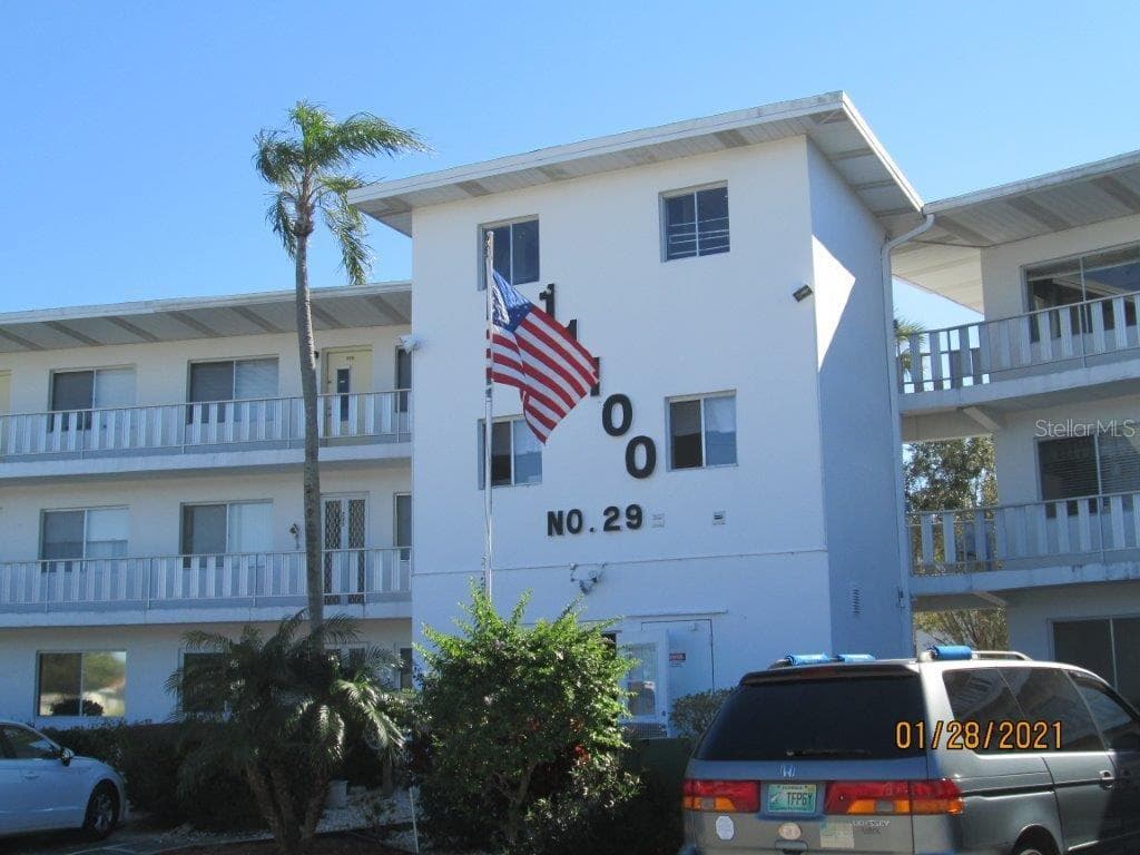 11100 86TH AVENUE UNIT 207 SEMINOLE, FL 33772