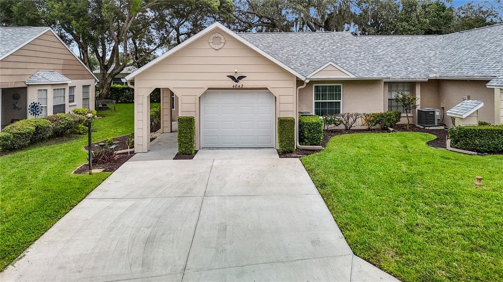 4842 LYNCHBURG COURT UNIT 87 NEW PORT RICHEY, FL 34655