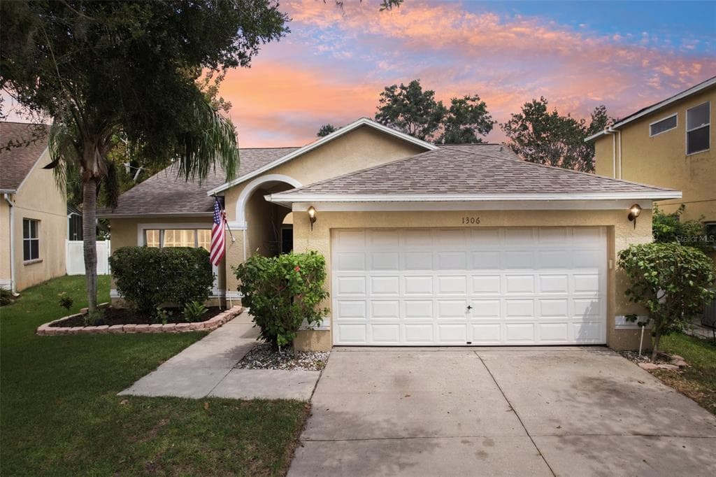 1306 KEY WEST COURT WESLEY CHAPEL, FL 33544
