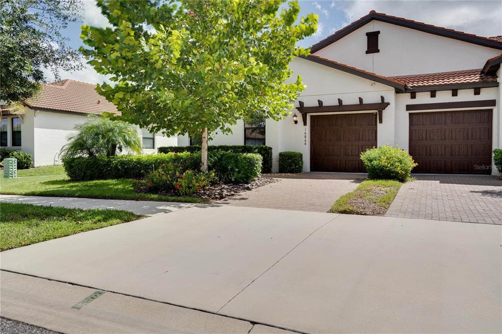 16844 WHISPER ELM STREET WIMAUMA, FL 33598
