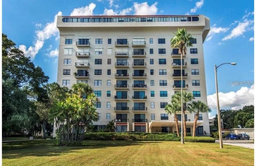 2109 BAYSHORE BOULEVARD UNIT 208 TAMPA, FL 33606