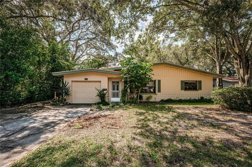 1703 LINWOOD DRIVE CLEARWATER, FL 33755