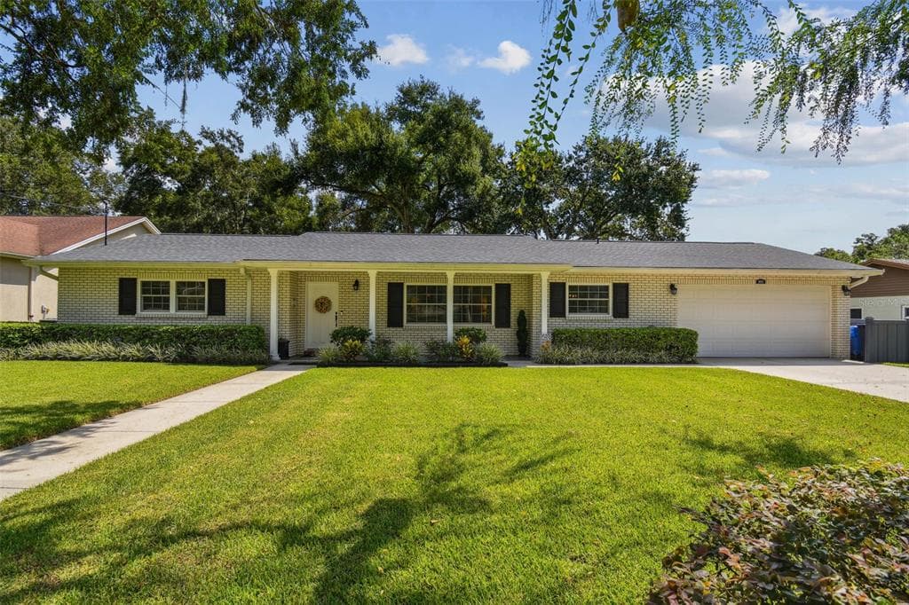 1011 MEADOW LANE