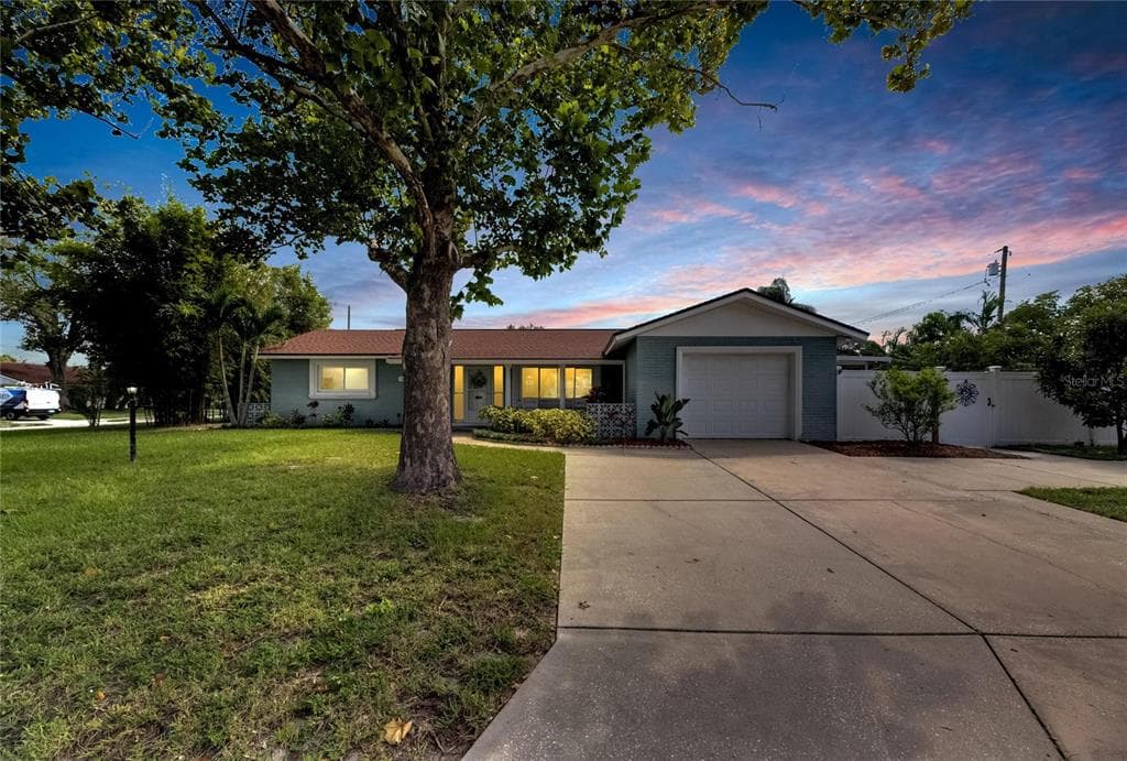 2923 52ND STREET N ST PETERSBURG, FL 33710