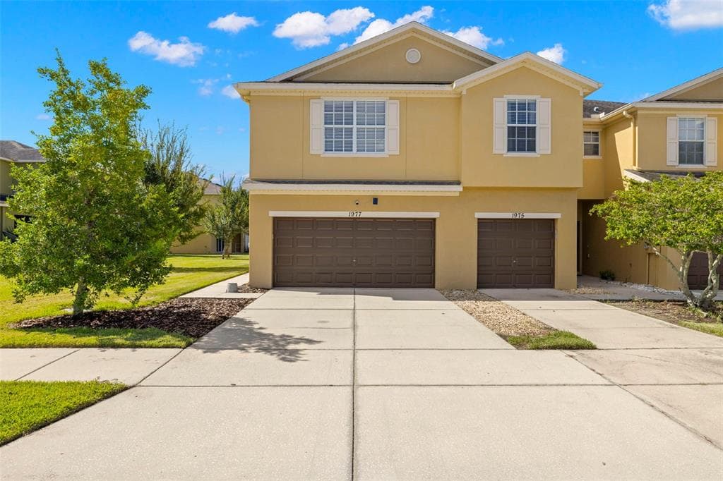 1977 HAWKS VIEW DRIVE RUSKIN, FL 33570