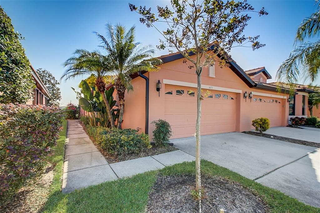 5673 SUNSET FALLS DRIVE APOLLO BEACH, FL 33572
