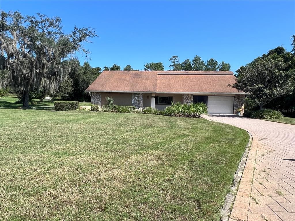 8197 DELAWARE DRIVE WEEKI WACHEE, FL 34607