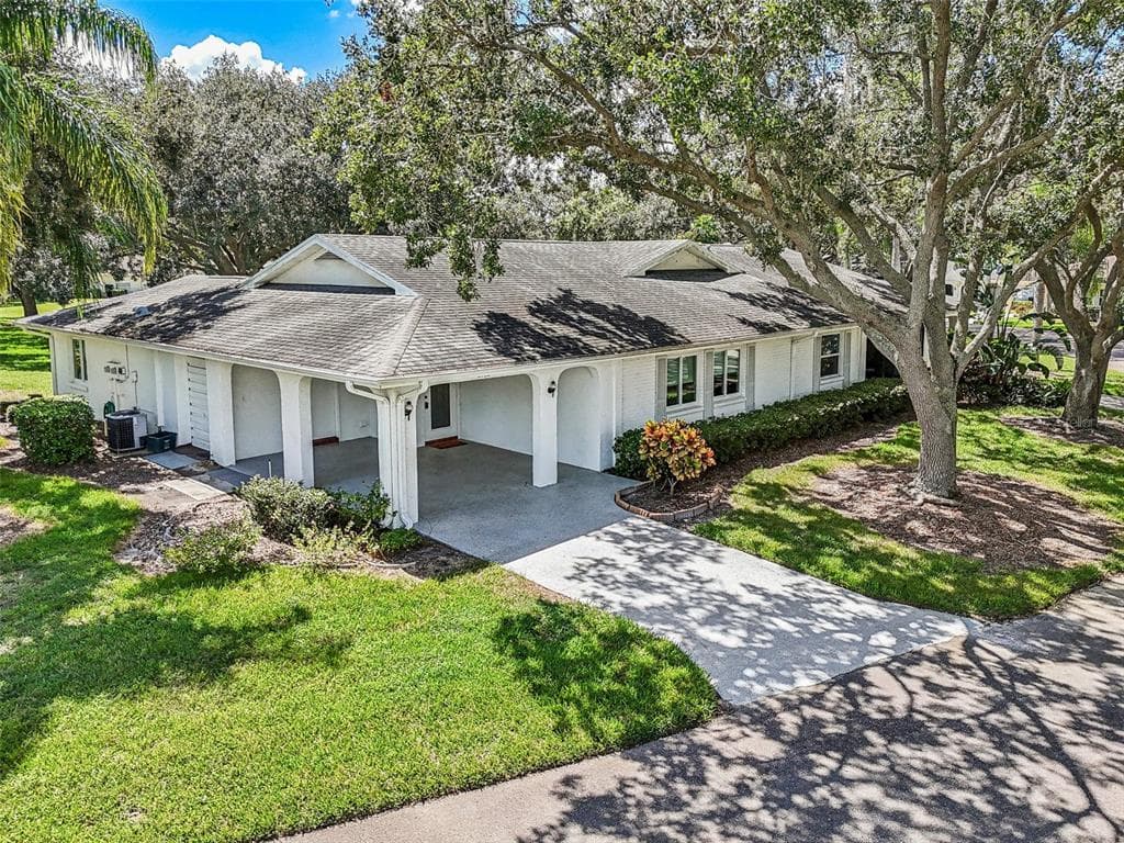 2102 HAILSTONE CIRCLE SUN CITY CENTER, FL 33573
