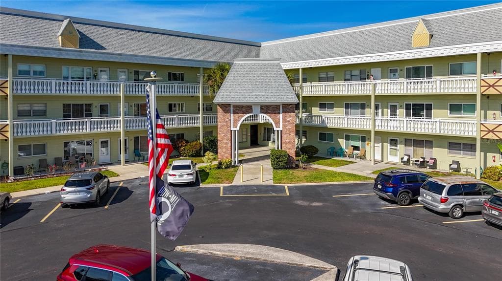 2460 CANADIAN WAY UNIT 64 CLEARWATER, FL 33763
