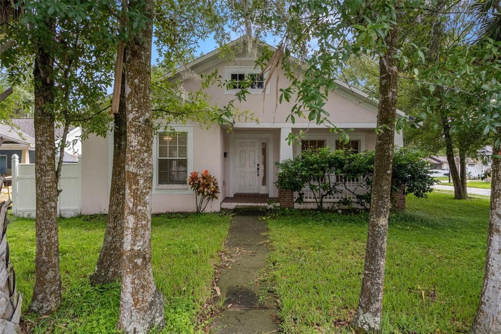 212 W IDLEWILD AVENUE TAMPA, FL 33604