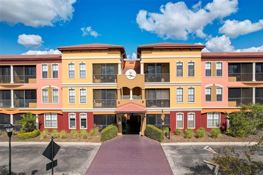 13941 CLUBHOUSE DRIVE UNIT 110 TAMPA, FL 33618