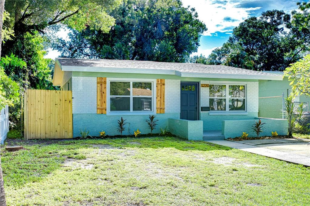 1220 30TH STREET S ST PETERSBURG, FL 33712