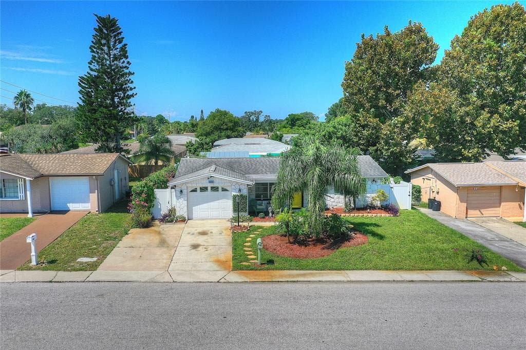 9011 HUNT CLUB LANE