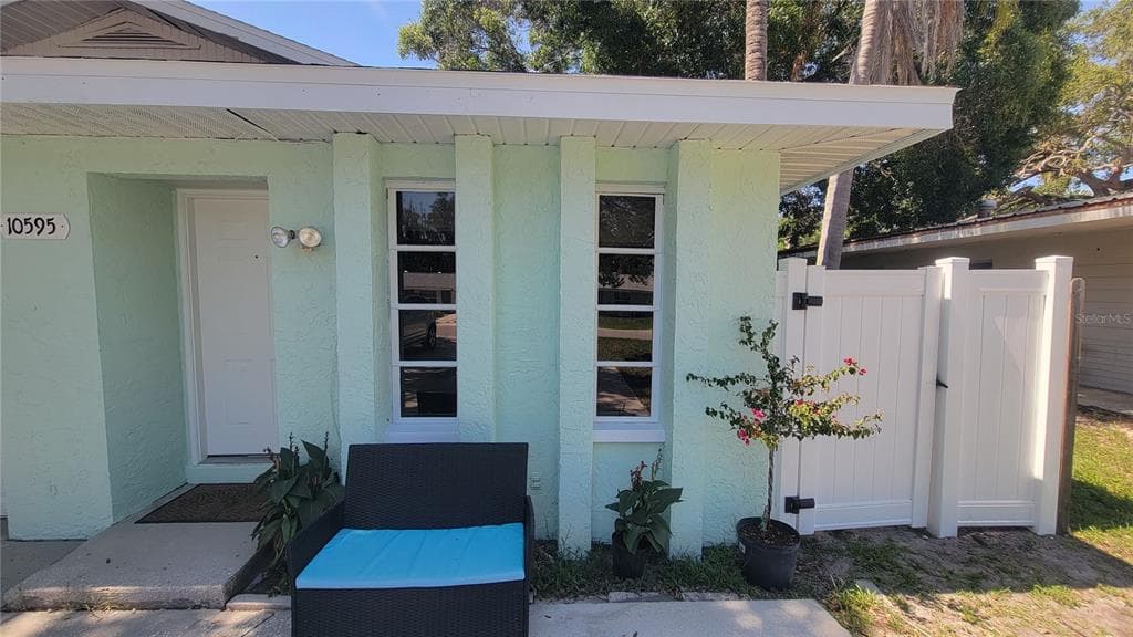 10595 101ST AVENUE SEMINOLE, FL 33772