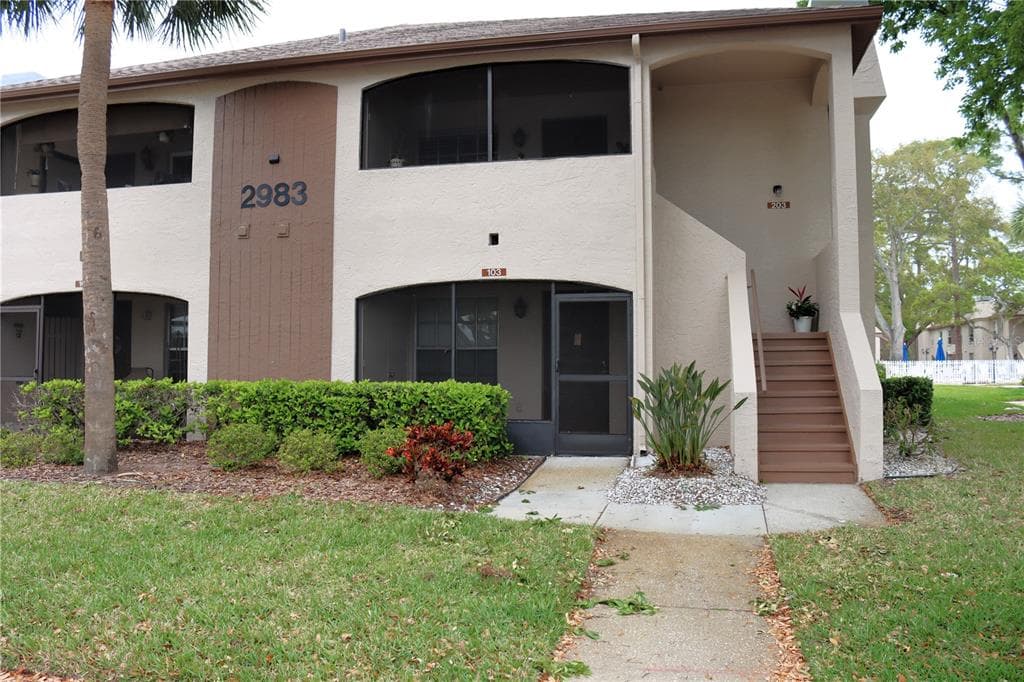 2983 BONAVENTURE CIRCLE UNIT 103 PALM HARBOR, FL 34684