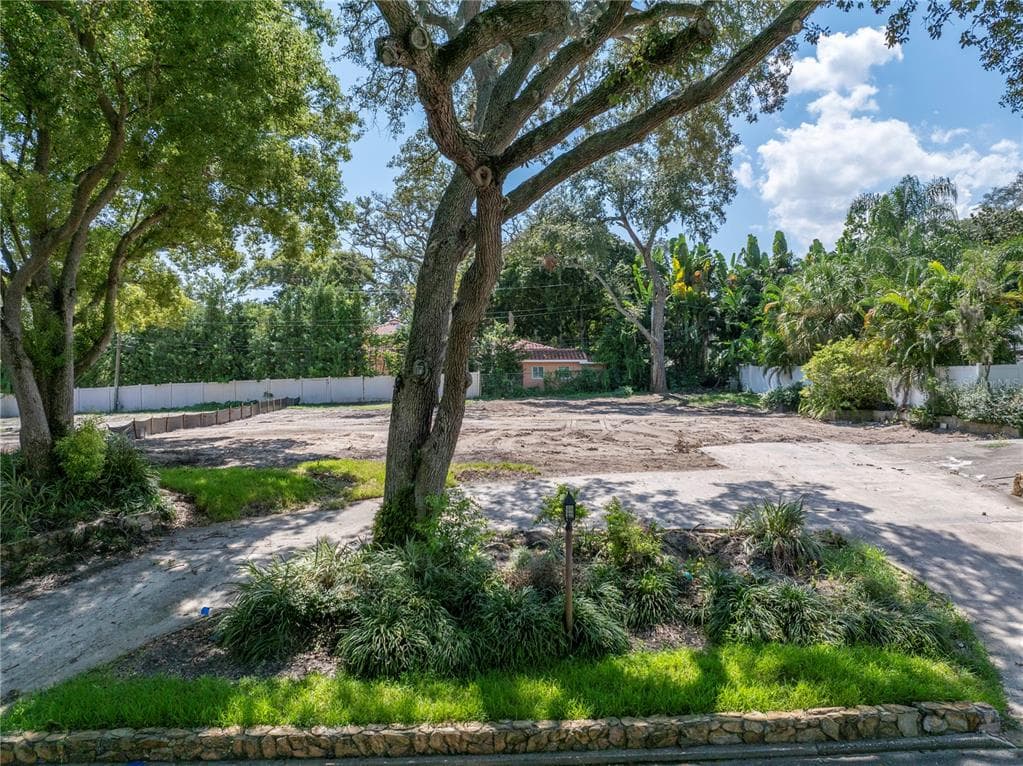 940 42ND AVENUE N ST PETERSBURG, FL 33703