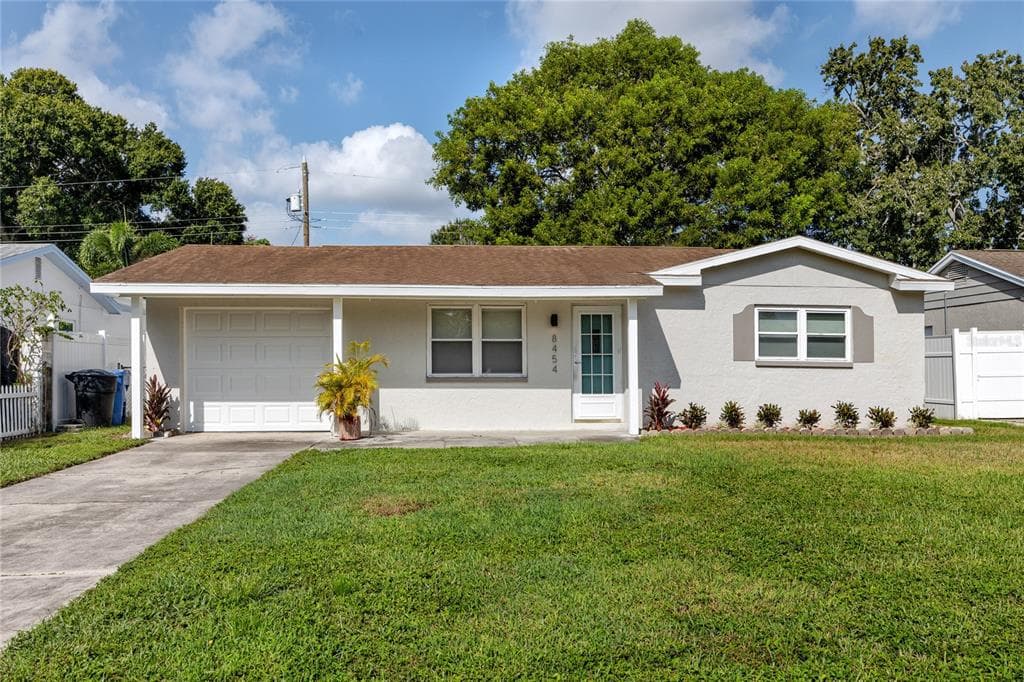 8454 7TH STREET N ST PETERSBURG, FL 33702