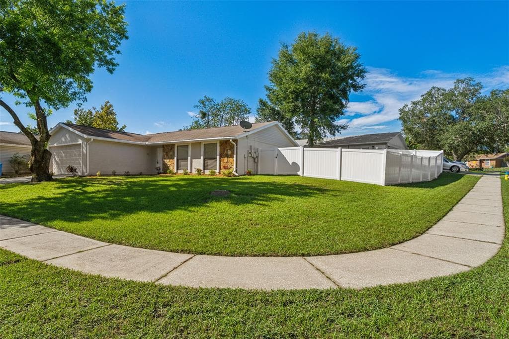 1330 RUSTLING OAKS DRIVE BRANDON, FL 33510