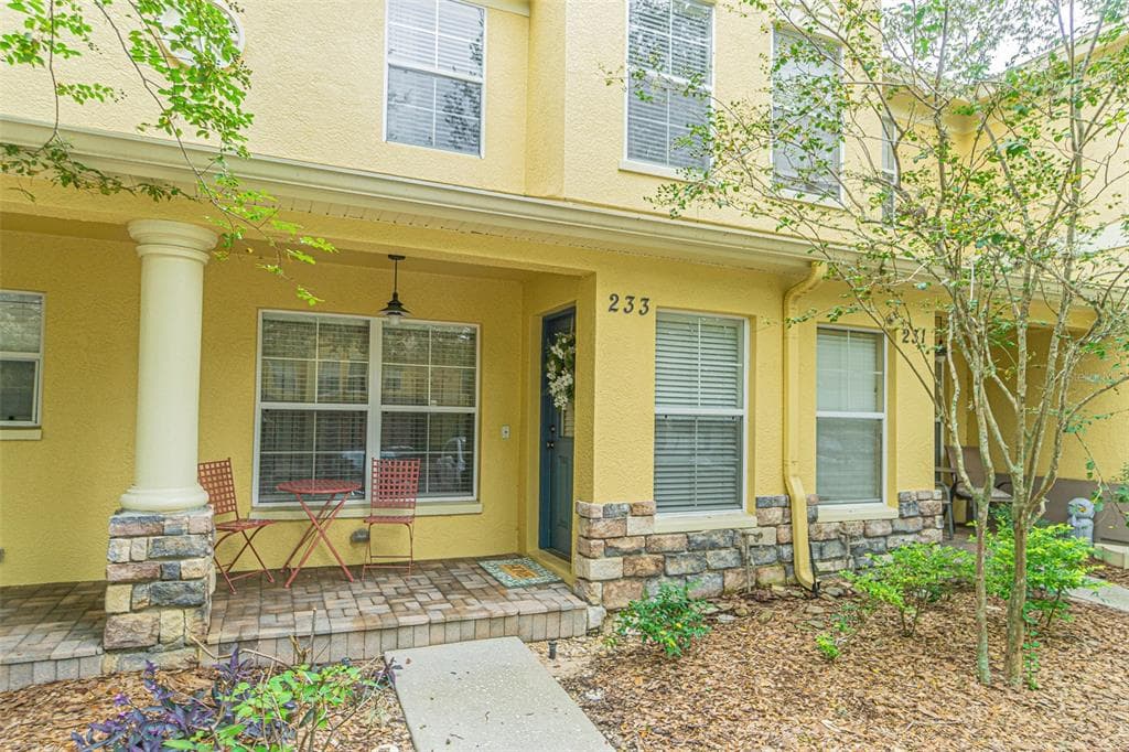 233 CASTLEKEEPER PLACE VALRICO, FL 33594