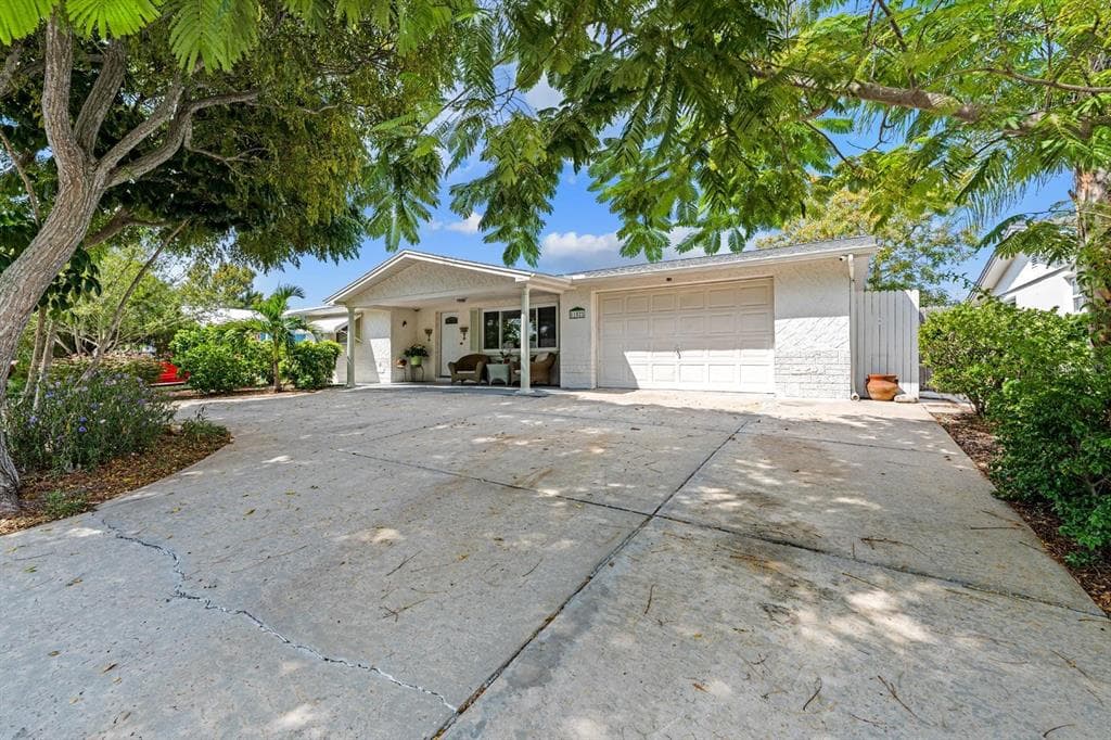 11521 NEWELL DRIVE