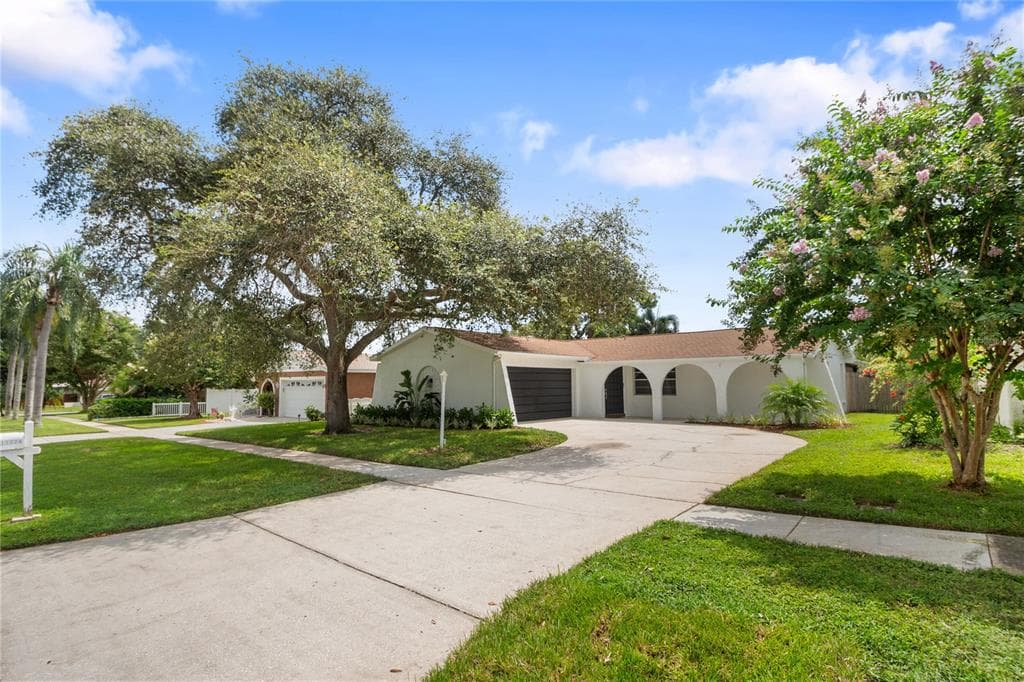 11224 122ND AVENUE LARGO, FL 33778