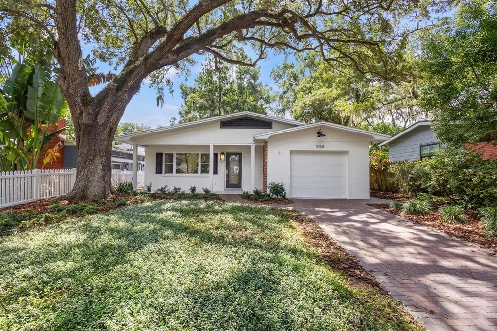1050 43RD AVENUE N ST PETERSBURG, FL 33703