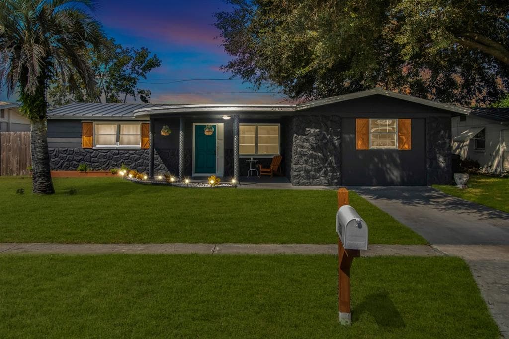 2131 MAUREEN DRIVE HOLIDAY, FL 34690