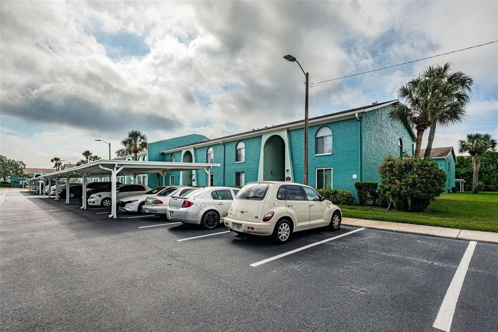 394 115TH AVENUE N UNIT 2 ST PETERSBURG, FL 33716