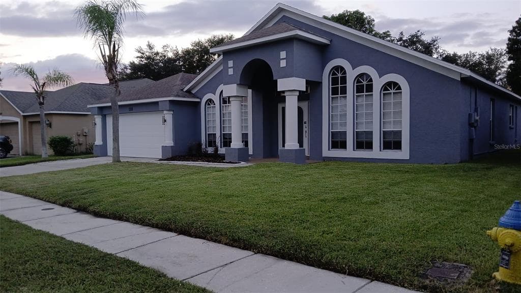 9232 HIDDEN WATER CIRCLE RIVERVIEW, FL 33578