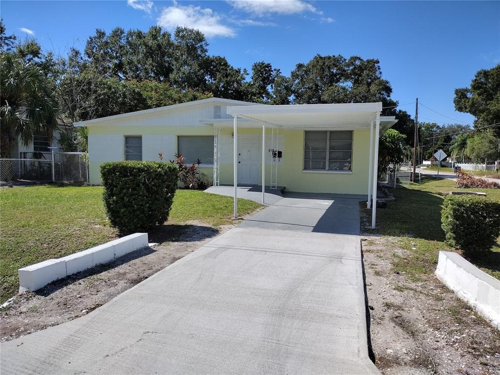 216 N BEVERLY AVENUE TAMPA, FL 33609