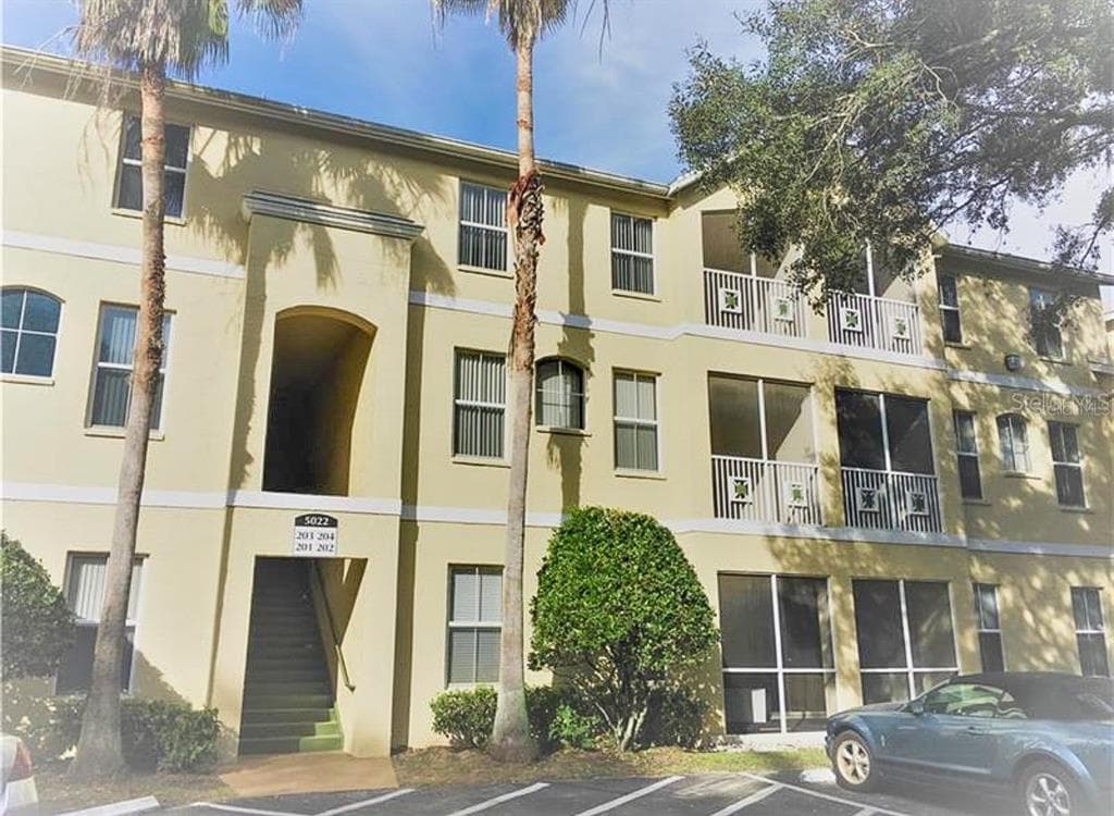 5022 SUNRIDGE PALMS DRIVE UNIT 201 TAMPA, FL 33617