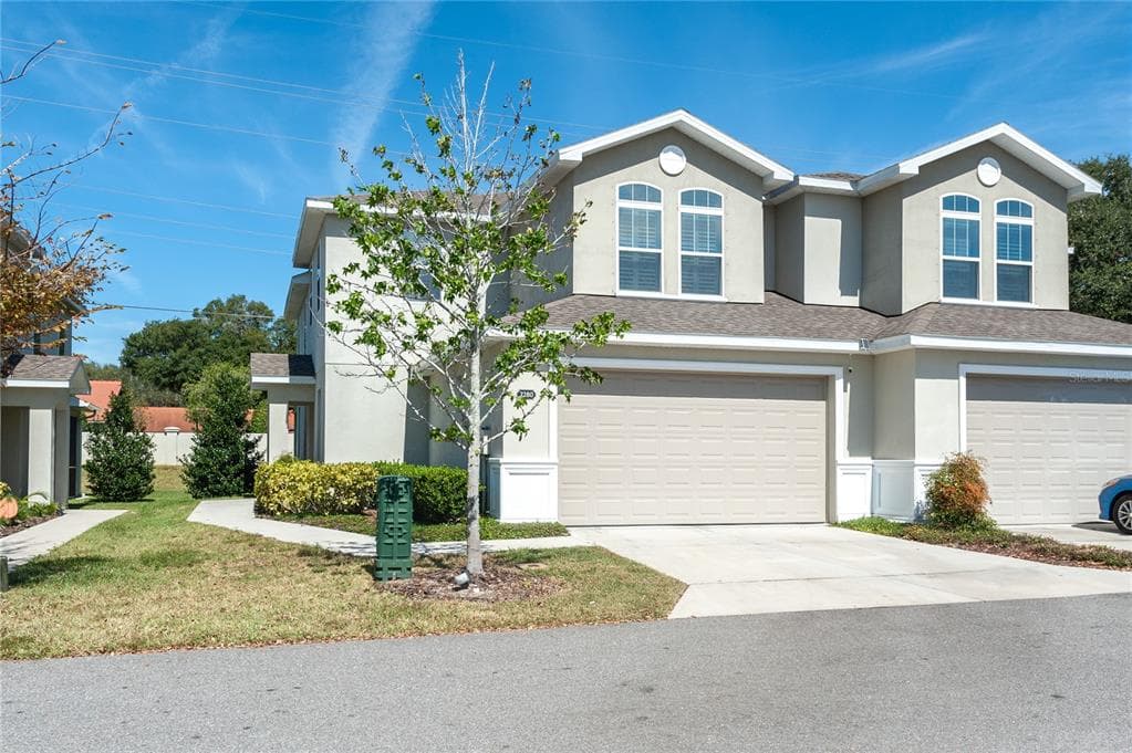 2280 MONTVIEW DRIVE