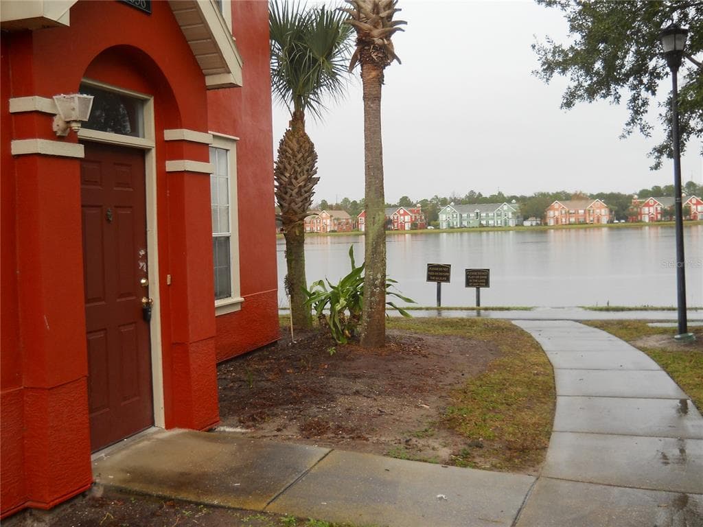 9638 LAKE CHASE ISLAND WAY UNIT 9638 TAMPA, FL 33626