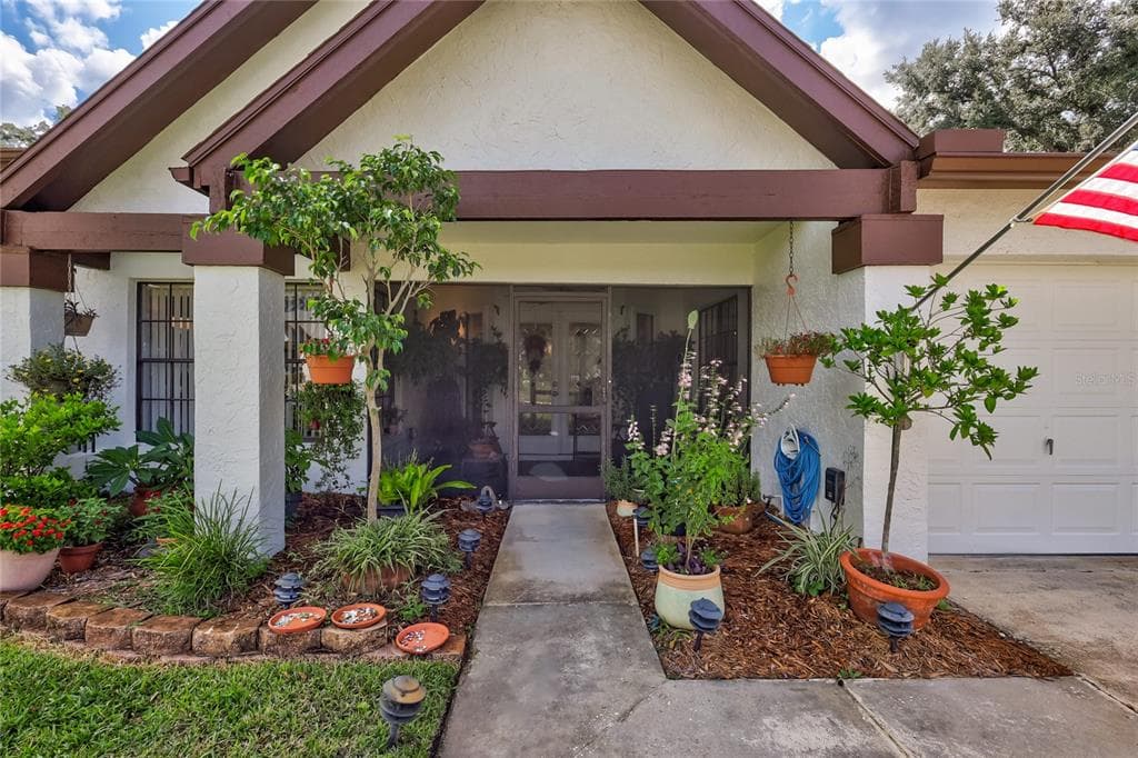 1237 CAMELOT COURT PALM HARBOR, FL 34684