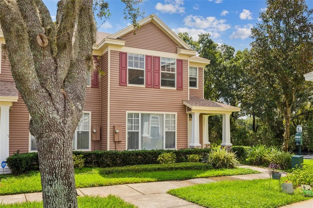 11045 BLACK SWAN COURT SEFFNER, FL 33584