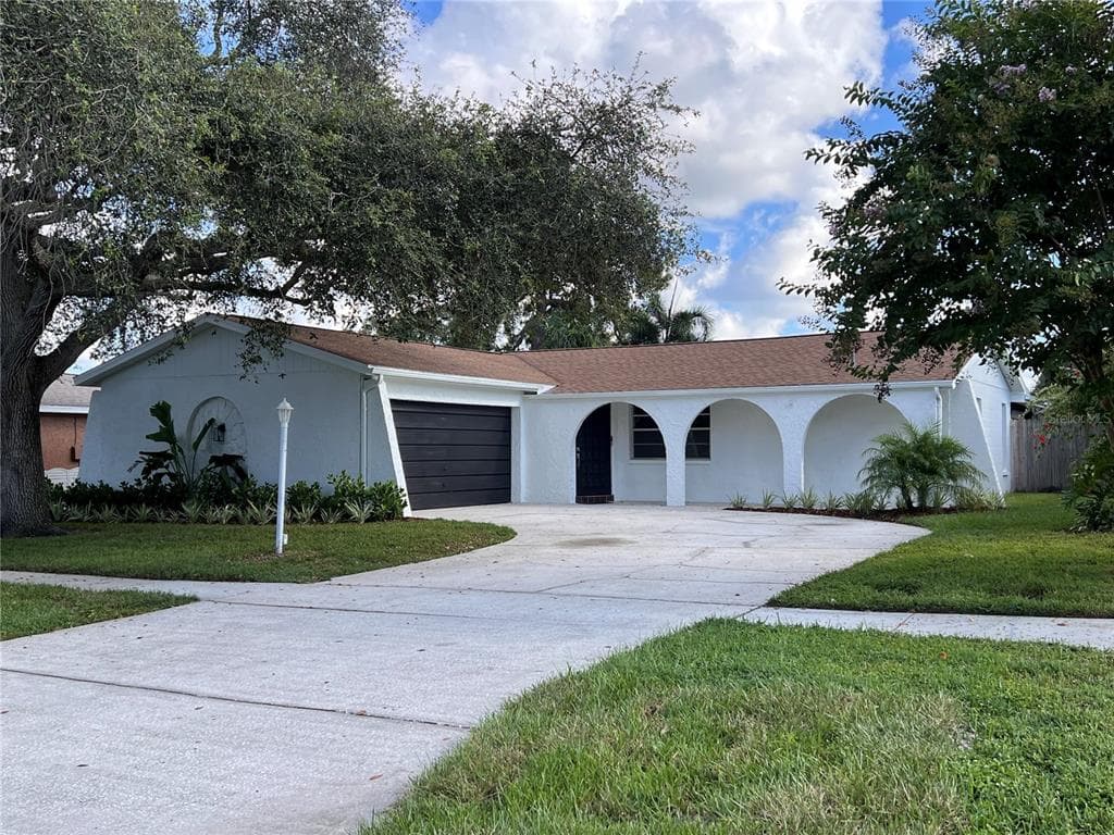 11224 122ND AVENUE LARGO, FL 33778