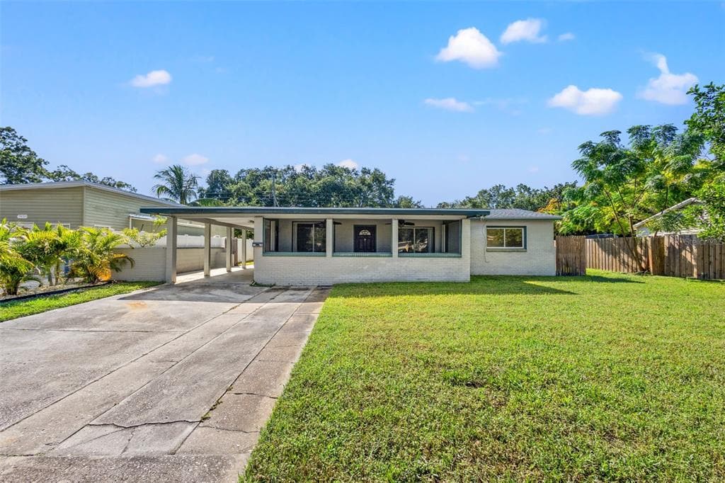 7474 ORGANDY DRIVE N ST PETERSBURG, FL 33702