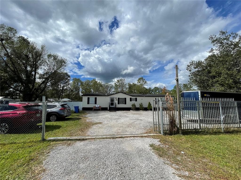 6329 CANDLEWOOD DRIVE WESLEY CHAPEL, FL 33544