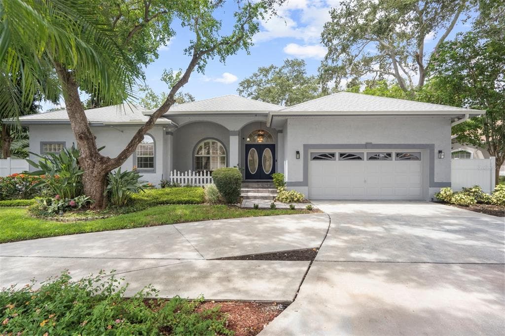 10576 SHADY OAK LANE SEMINOLE, FL 33777