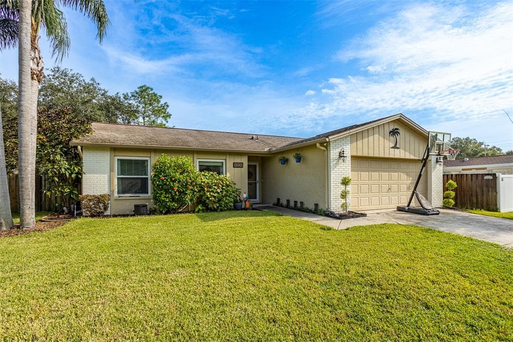 4909 OAKSHIRE DRIVE