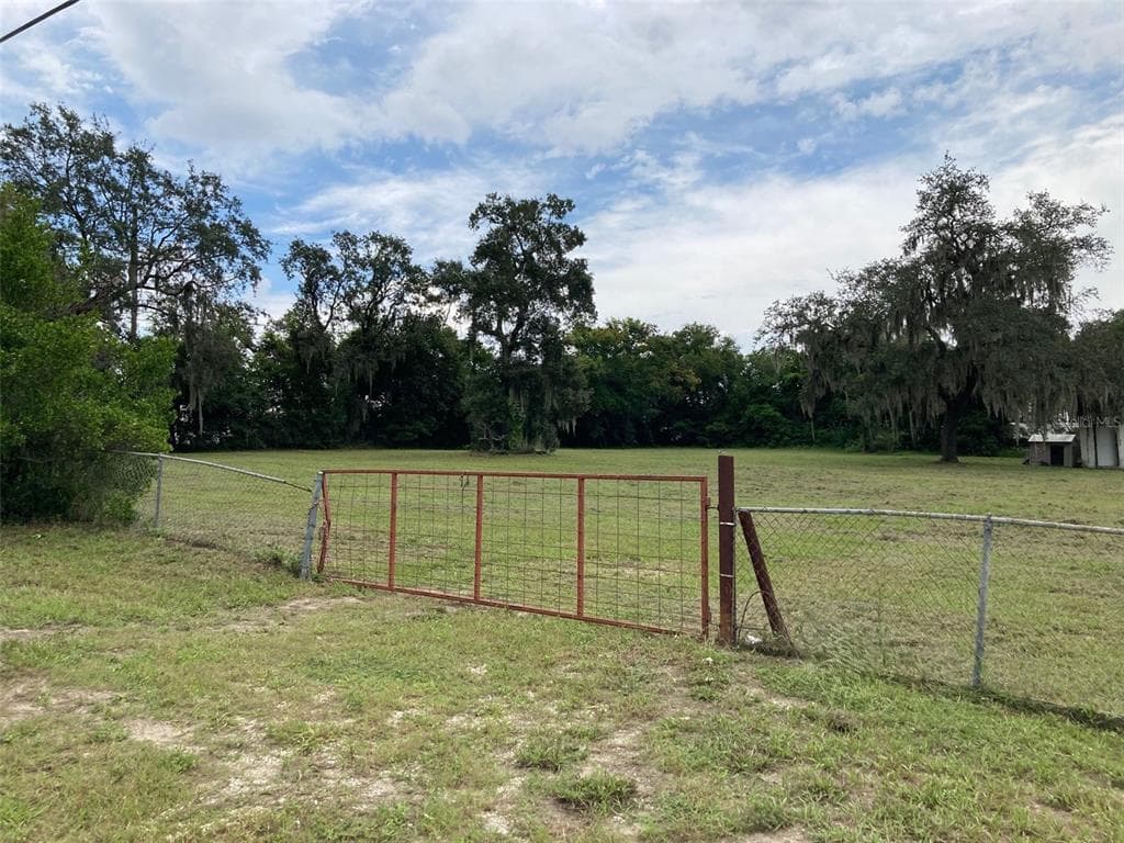N 2ND STREET HAINES CITY, FL 33844